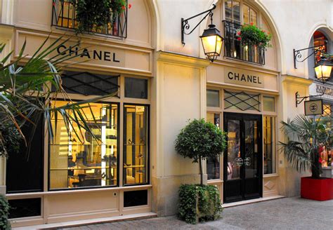 where is chanel in paris.